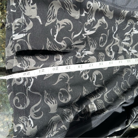 Skirt Sports 1/4 zip pullover athletic top. Thick. Designed in Boulder CO. EUC - Picture 11 of 11